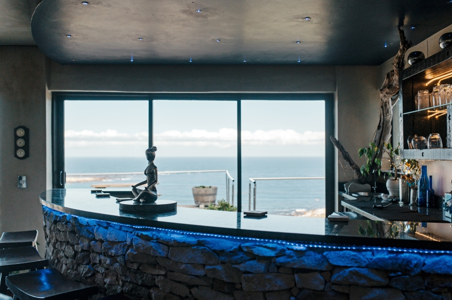 8 Bedroom Property for Sale in Pringle Bay Western Cape